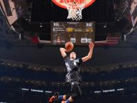 开云APP-哈登全程高能输出难救主，尼克斯团队火力全开击溃76人