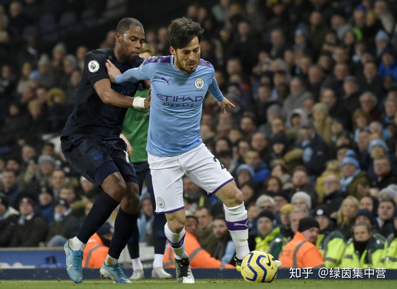 华伦西亚惨败，联赛排名下滑