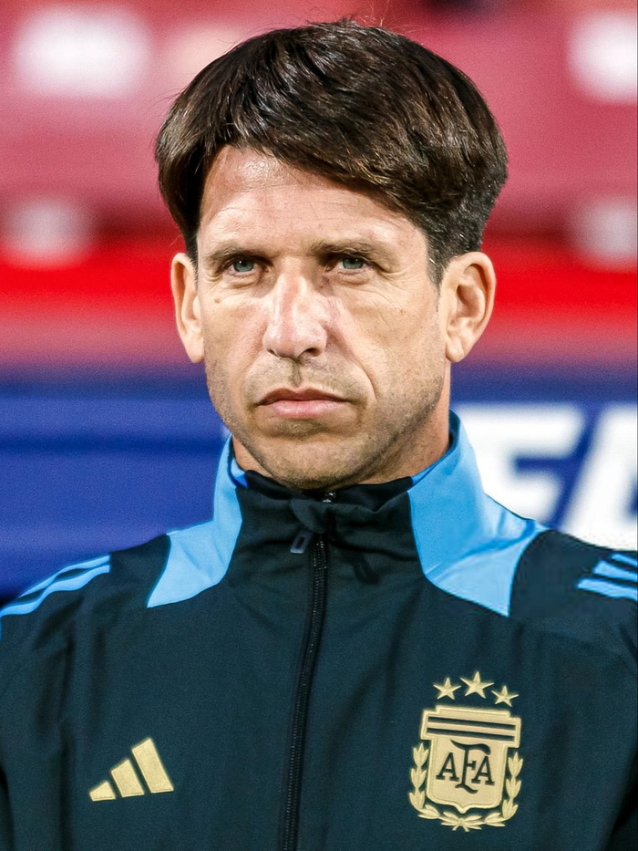 包含阿根廷名将迭戈-阿尔马尼宣布退役的词条