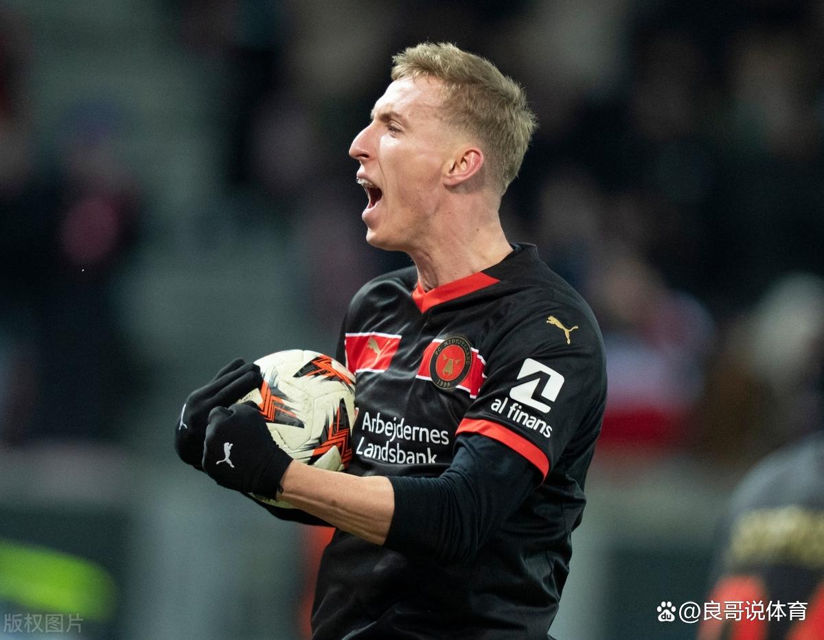 关于日本碾压曼联，梅西统治全场的信息