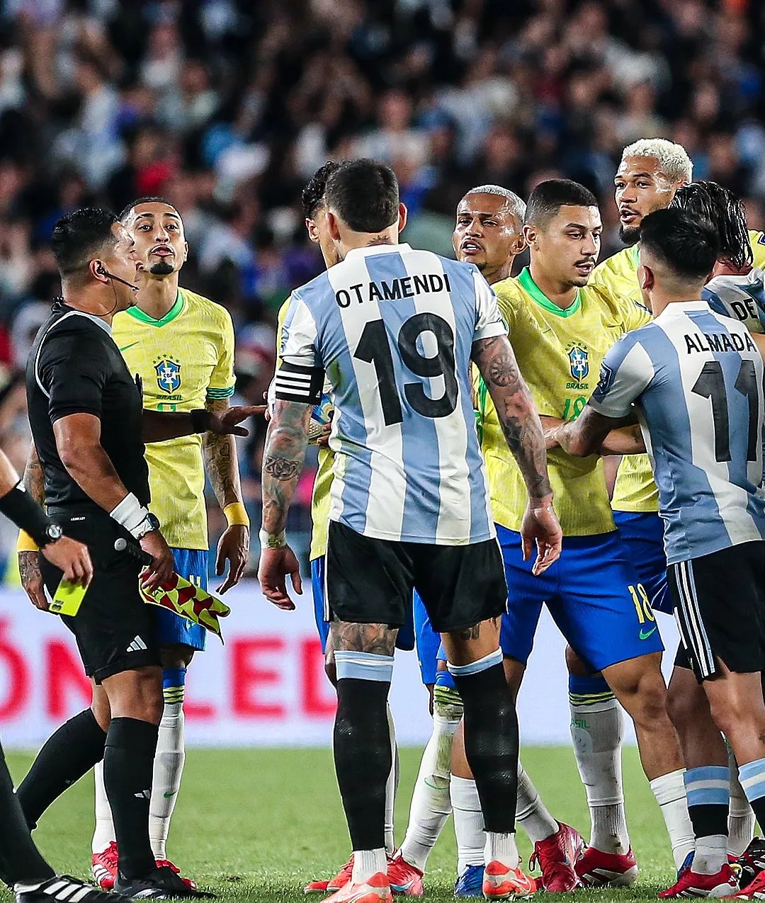 包含切尔西险胜阿根廷，穆勒扛起全队的词条