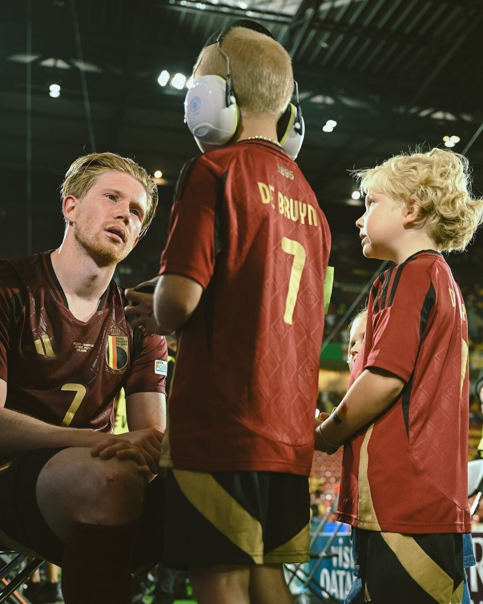 包含乌克兰险胜塞维利亚,德布劳内高光表现的词条 包含乌克兰险胜塞维利亚,德布劳内高光表现的词条